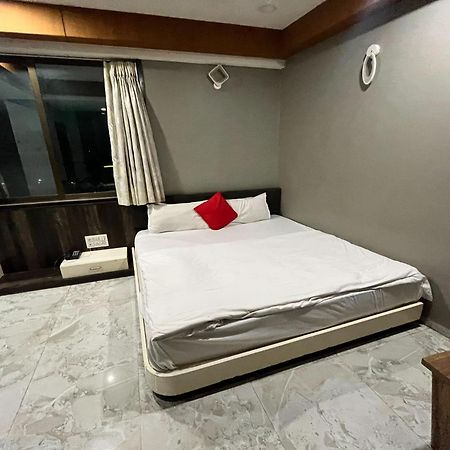 Hotel Om Balaji Amhedabad Dış mekan fotoğraf