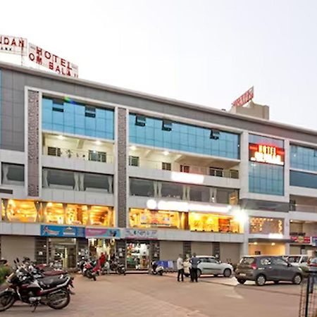 Hotel Om Balaji Amhedabad Dış mekan fotoğraf