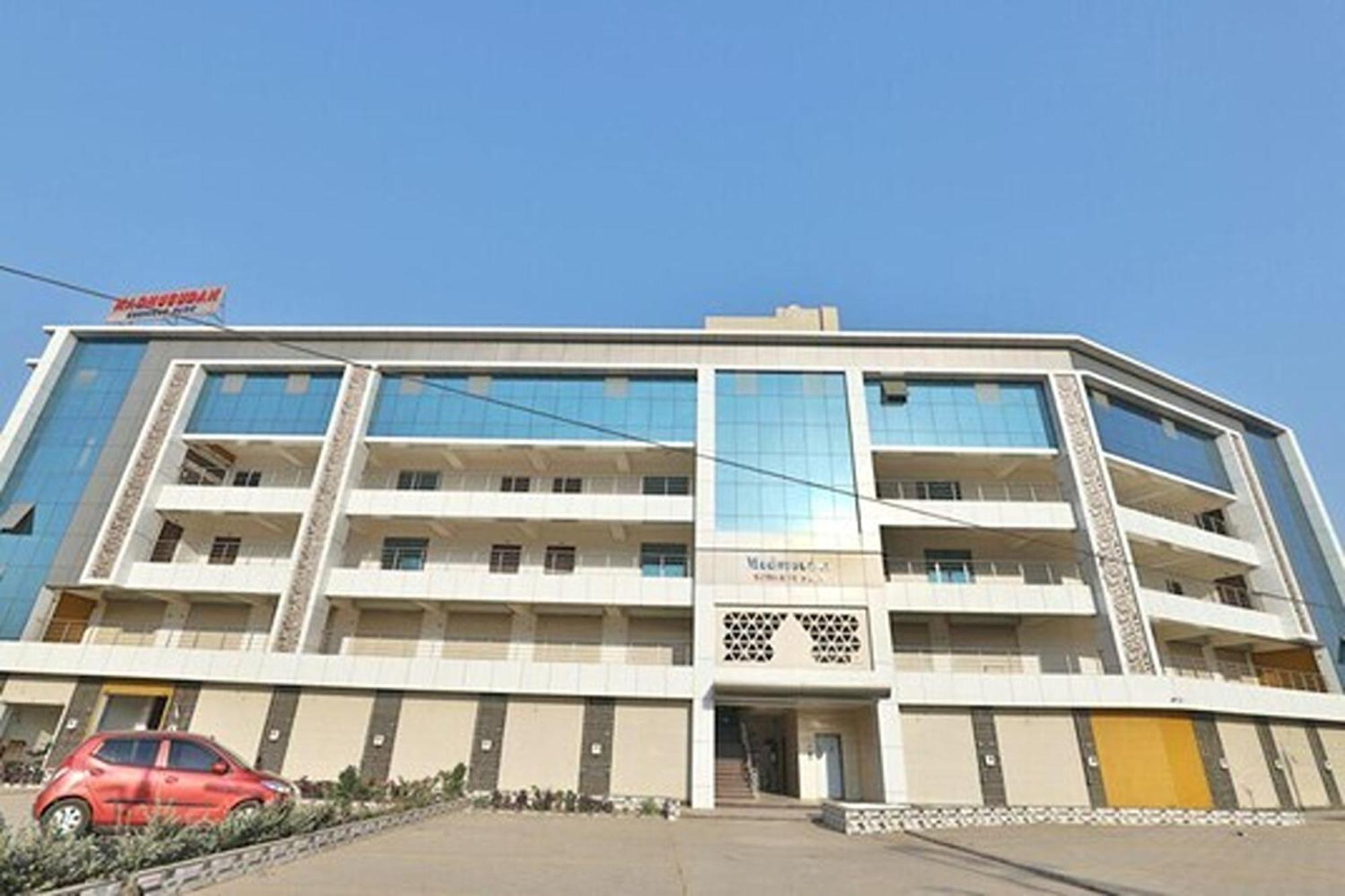 Hotel Om Balaji Amhedabad Dış mekan fotoğraf