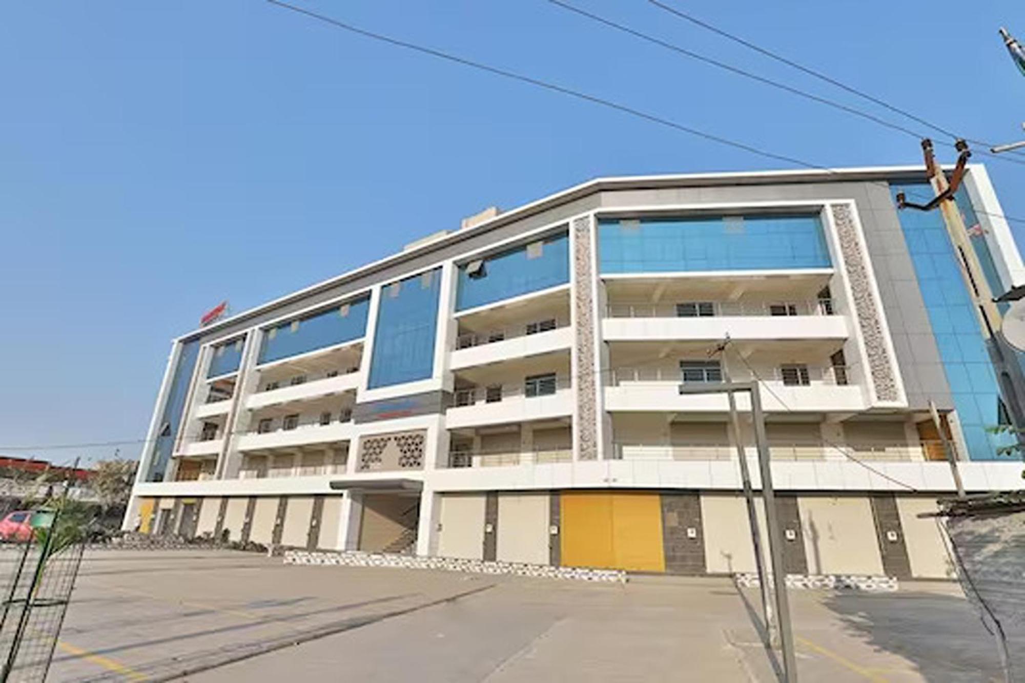 Hotel Om Balaji Amhedabad Dış mekan fotoğraf