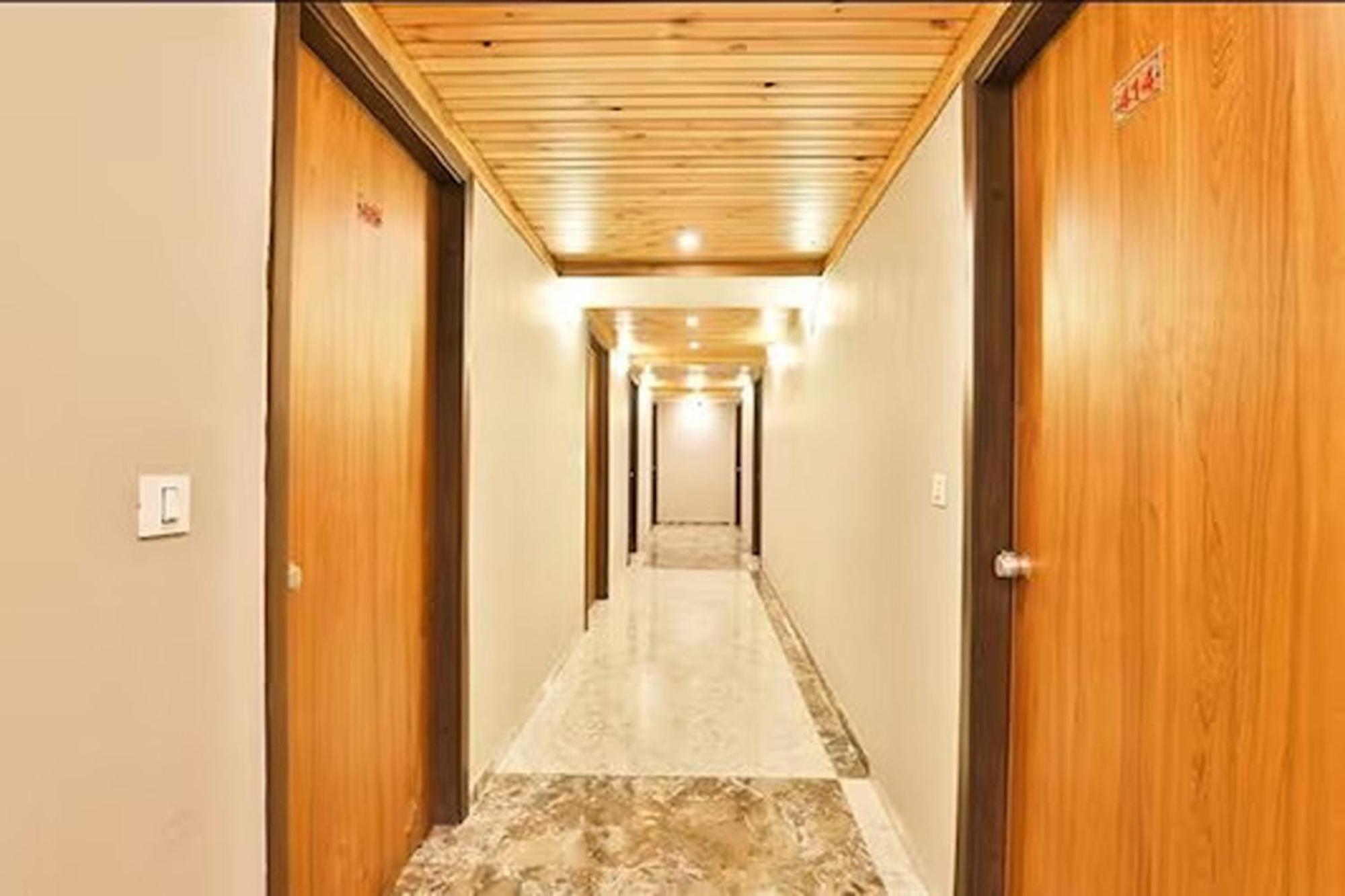 Hotel Om Balaji Amhedabad Dış mekan fotoğraf