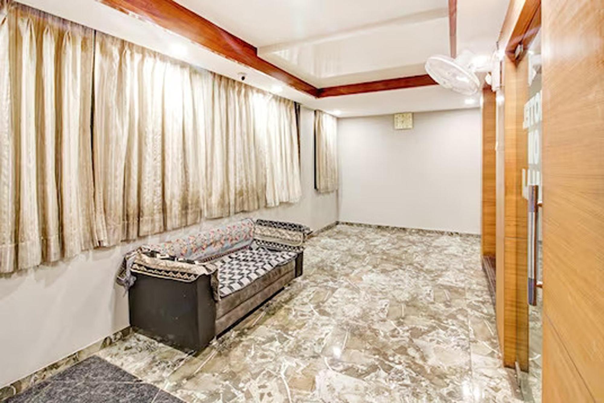 Hotel Om Balaji Amhedabad Dış mekan fotoğraf