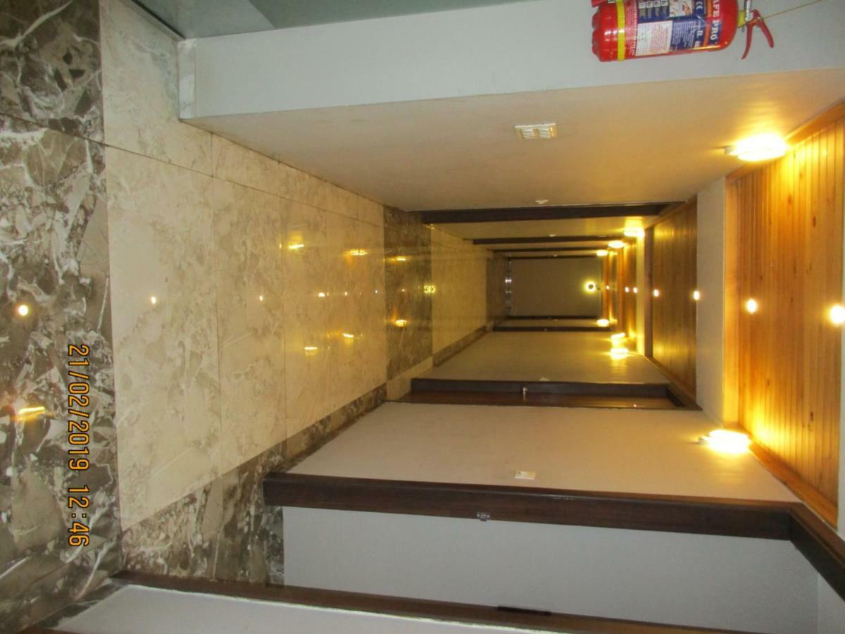 Hotel Om Balaji Amhedabad Dış mekan fotoğraf