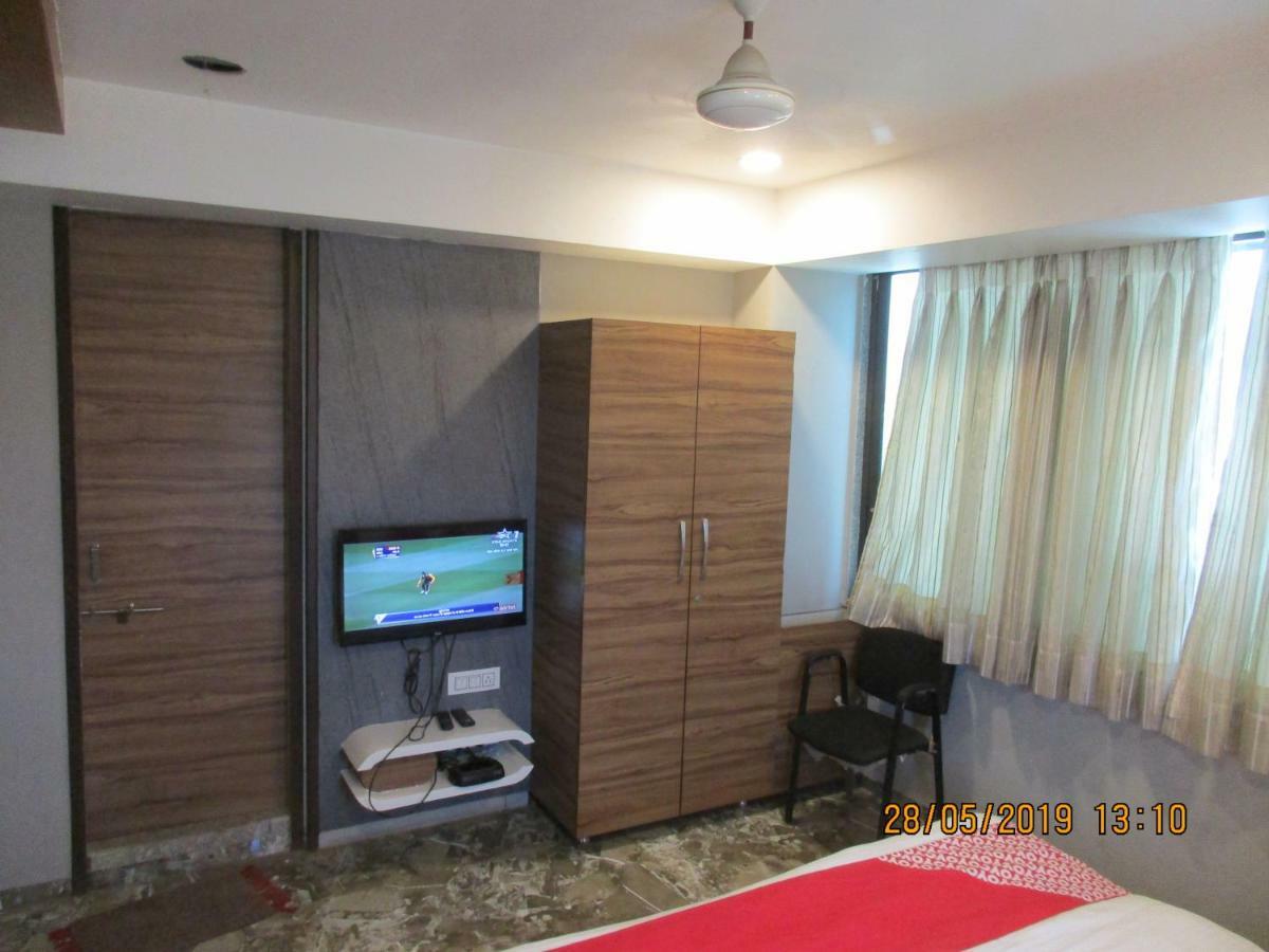 Hotel Om Balaji Amhedabad Dış mekan fotoğraf