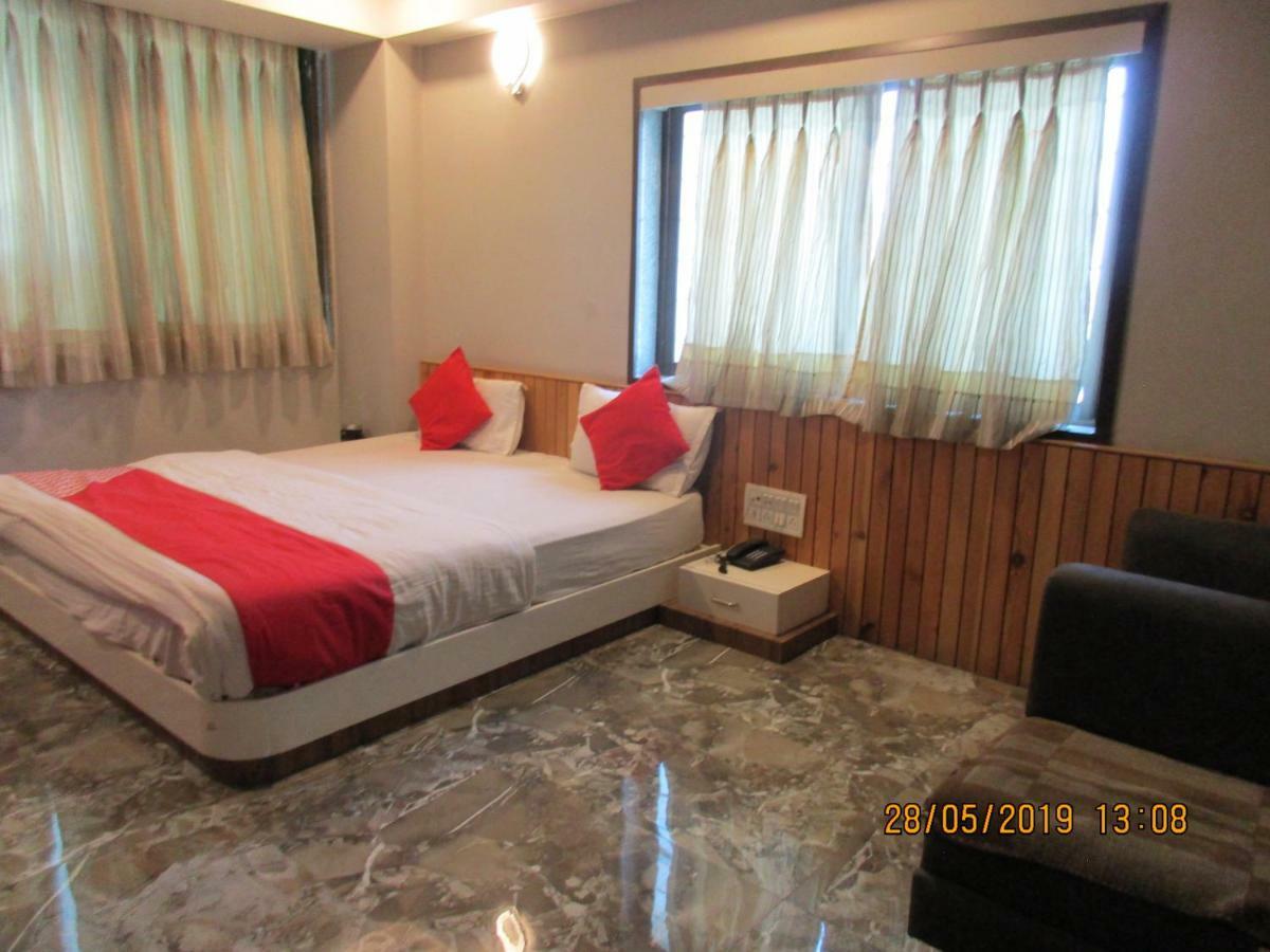 Hotel Om Balaji Amhedabad Dış mekan fotoğraf