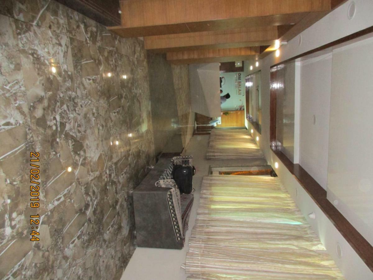 Hotel Om Balaji Amhedabad Dış mekan fotoğraf